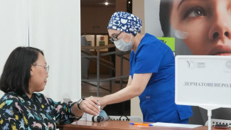 Специалисты Клиники СВФУ провели консультации на фестивале студенческих семей