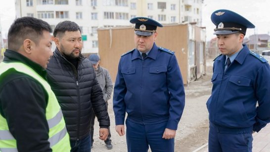 Глава Якутска Евгений Григорьев провел выездное совещание в Строительном округе