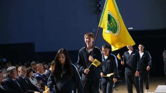 Якутский финансово-экономический колледж отметил 95-летие со дня основания