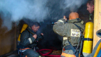 15 человек были эвакуированы во время пожара в многоквартирном доме в Якутске