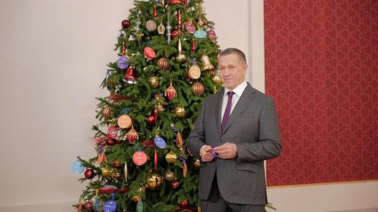 Юрий Трутнев исполнит новогодние желания детей на "Ёлке желаний"