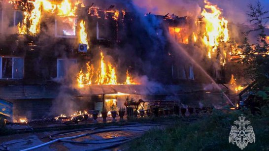 В Олёкминске произошёл пожар в многоквартирном жилом доме