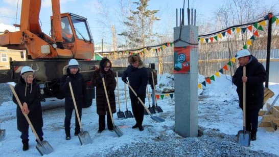 В Якутске установили первую сваю пристроя лечебно-реабилитационного центра РБ №3