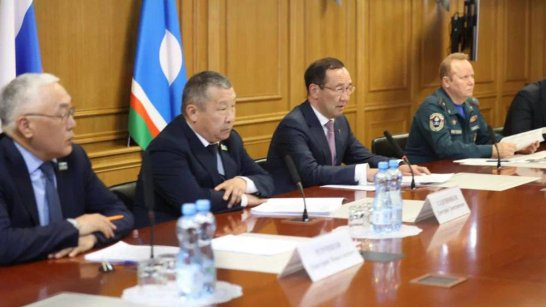 Глава Якутии поручил усилить профилактику природных пожаров