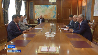 Глава Якутии провёл встречу с председателями законодательных органов субъектов РФ
