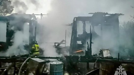 В Алдане при пожаре дома погибли два человека