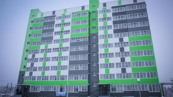 Переселенцам из аварийного жилья вручены ключи от новых квартир