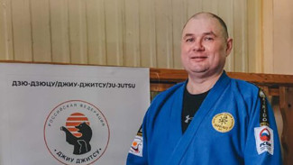 Ветеран СВО провел массовую зарядку для студентов Якутского технологического техникума
