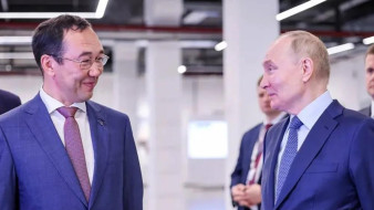 Глава Якутии Айсен Николаев поздравил Президента России Владимира Путина с днем рождения
