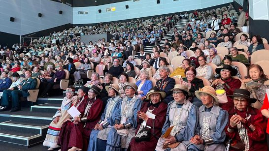 Около 900 граждан старшего поколения приняли участие в форуме "Якутия за активное долголетие!"