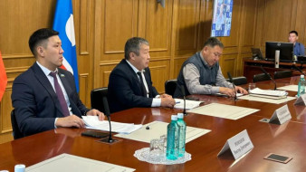 Дмитрий Садовников рассмотрел ход строительства социальных объектов в Якутии