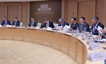 Юрий Трутнев обсудил с главами регионов ДФО подготовку к 80-летию Великой Победы
