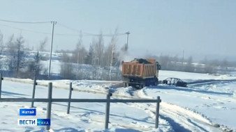 В Жатае активисты "Народного фронта" проводят мониторинг движения большегрузов через жилые кварталы