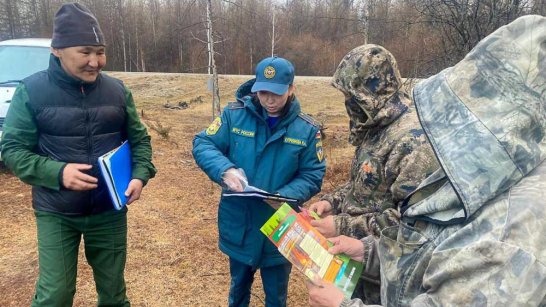 Сотрудники МЧС проводят рейды по предупреждению лесных пожаров в местах массового отдыха