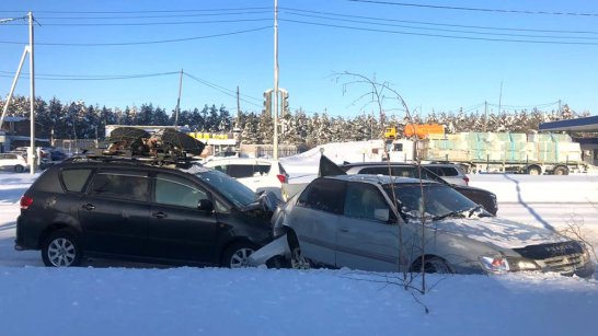 В Якутии погодные условия осложнили ситуацию на дорогах 