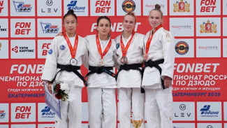 Глава Якутии поздравил якутских дзюдоисток с блестящей победой на чемпионате России